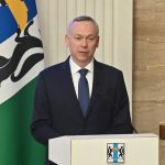 Андрей Травников поздравил жителей Новосибирской области с Днём матери