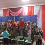 Дети и взрослые вместе