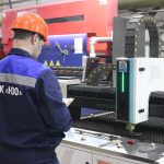 Новосибирский завод ускорил производство оборудования в 1,5 раза по нацпроекту