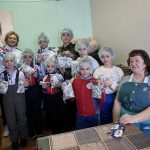 Юные гимнастки поддержали бойцов