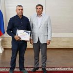 Многодетным семьям вручены сертификаты на приобретение автомобилей